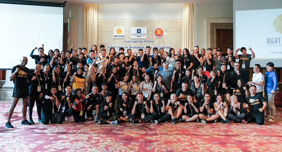 Fellesbilde av deltakere på lederkurs i Thailand 