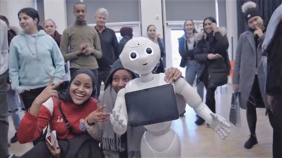 Roboten Pepper besøker Bjerke