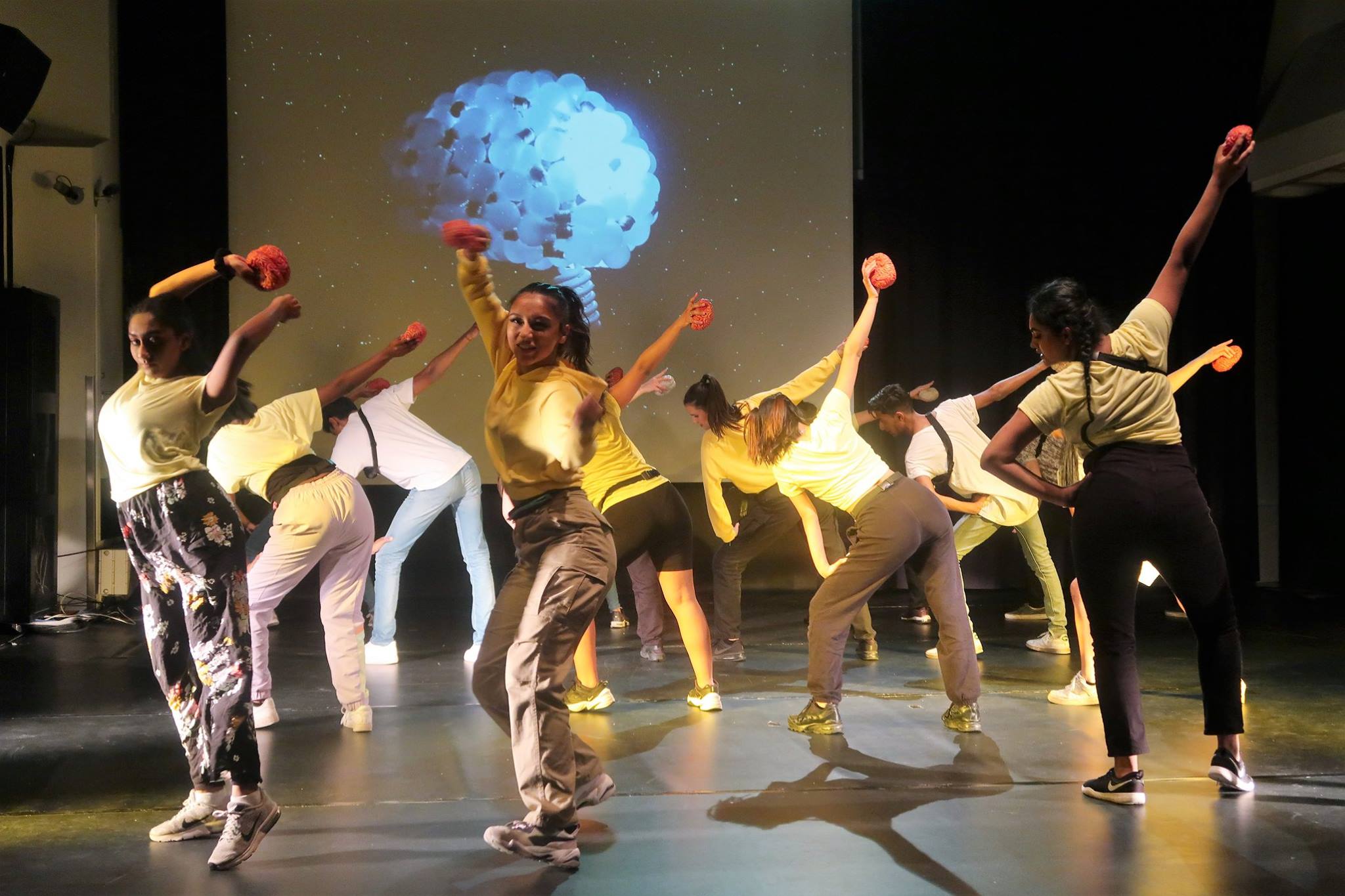 Danserevyen 2019: Hjerne for meg