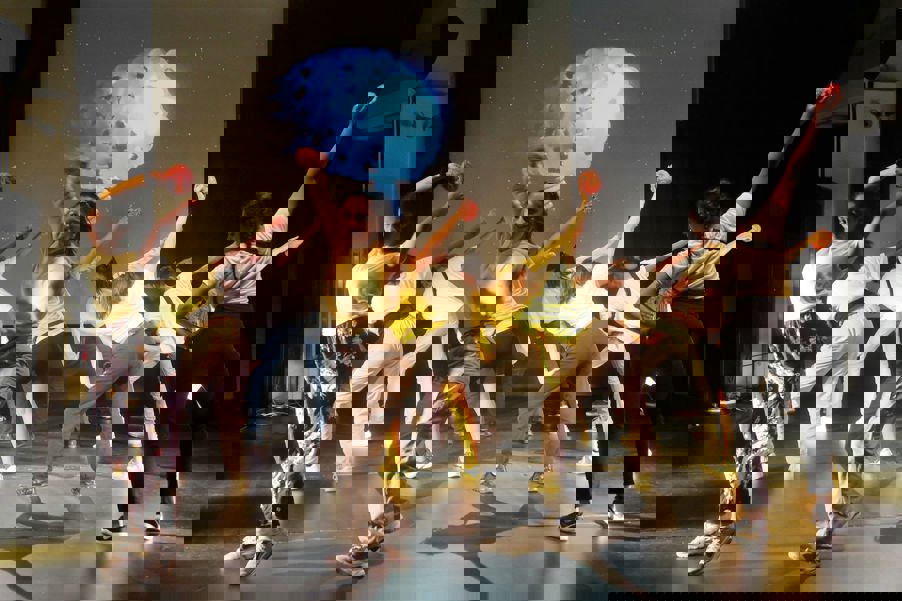 Danserevyen 2019: Hjerne for meg Danserevyen 2019: Hjerne for meg